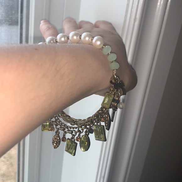 Betsey Johnson Charm Bracelet. - Picture 3 of 6